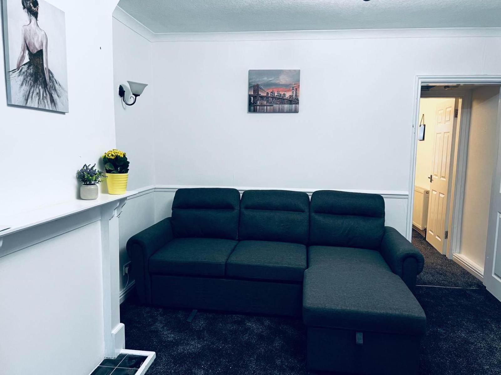 Holiday House Near Football Ground 노팅엄 외부 사진