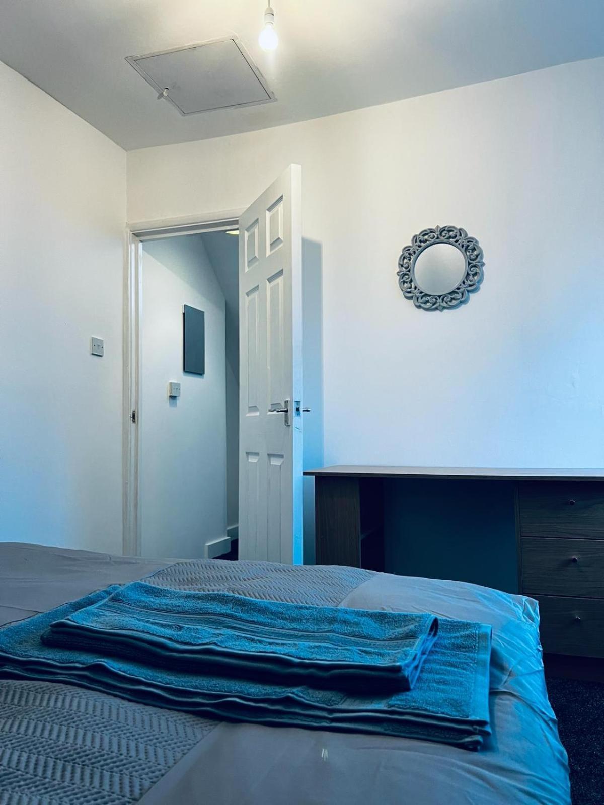 Holiday House Near Football Ground 노팅엄 외부 사진