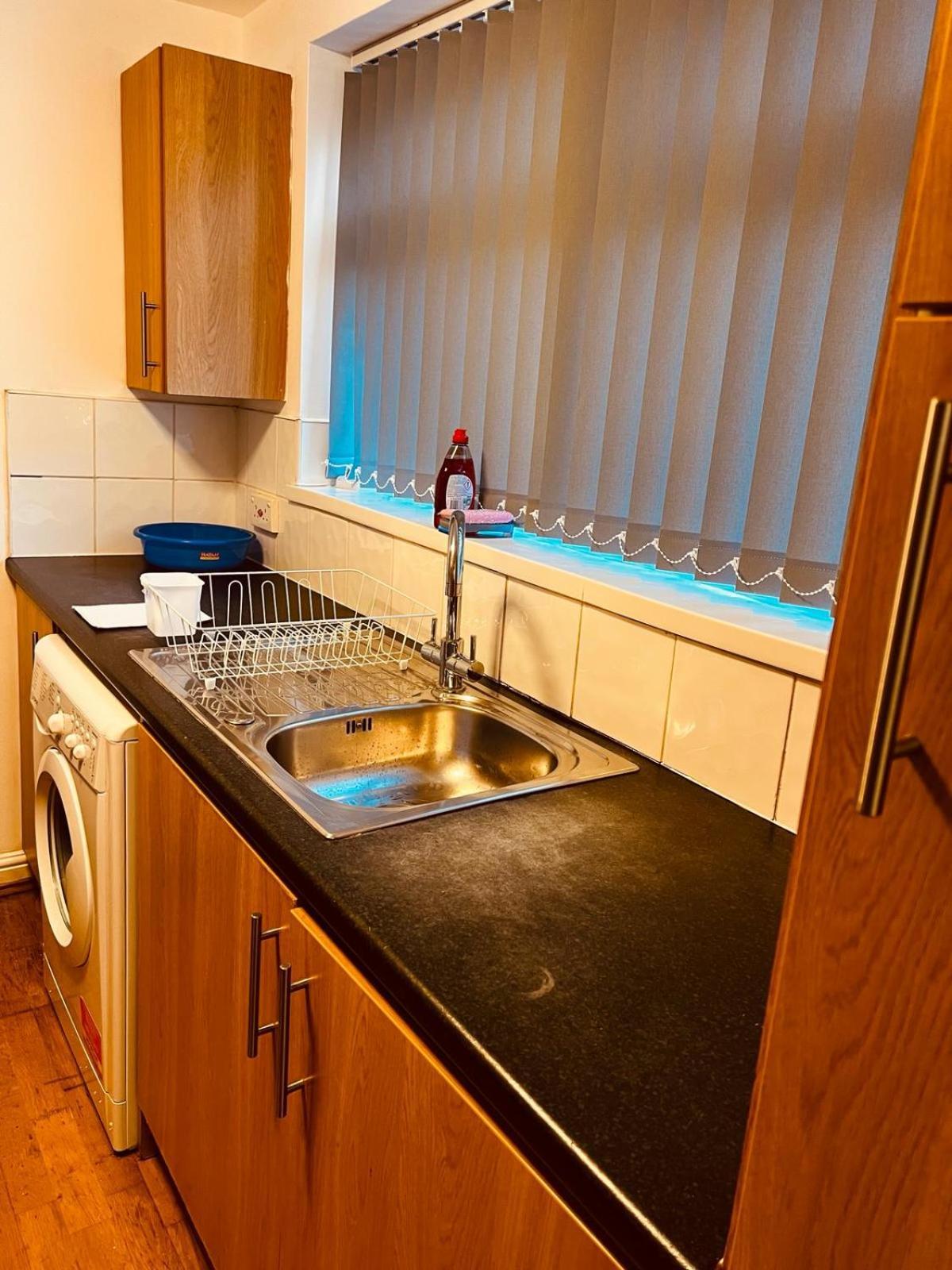 Holiday House Near Football Ground 노팅엄 외부 사진